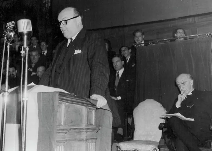 Framed Print : M. Paul-Henri Spaak speaking at the public meeting at the Kingsway Hall Framed Print : M. Paul-Henri Spaak speaking at the public meeting at the Kingsway Hall