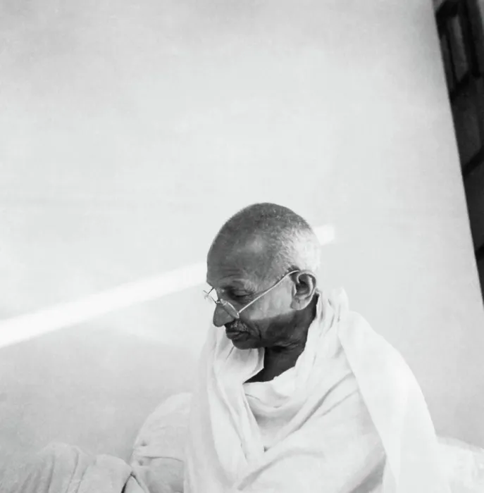 Framed Print : Mahatma Gandhi at Calcutta, 1940, India NO MR Copyright: xVithalbhaixJhaveri / DinodiaxPhotox Framed Print : Mahatma Gandhi at Calcutta, 1940, India NO MR Copyright: xVithalbhaixJhaveri / DinodiaxPhotox