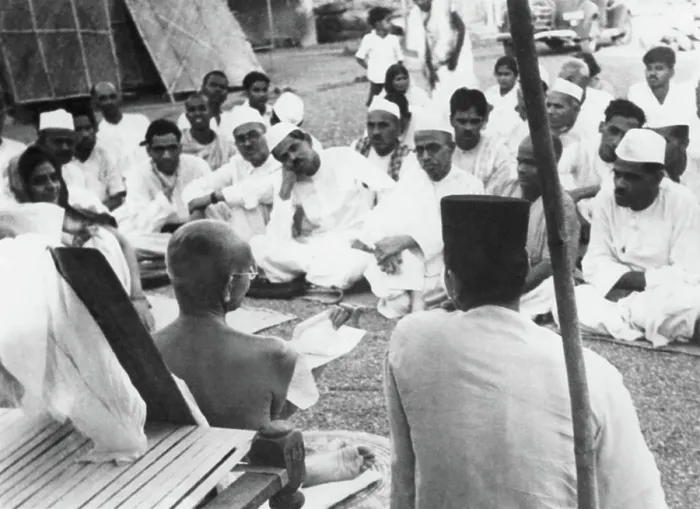 Framed Print : Mahatma Gandhi speaking to visitors at Sevagram Ashram, 1942 NO MR Copyright: xVithalbhaixJhaveri / DinodiaxPhotox