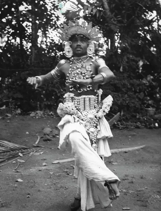 Framed Print : Make Up of a Temple Dancer - Even in rehearsal