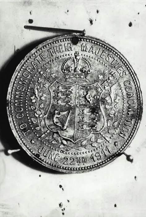Framed Print : One of the medals issued to public school children during the coronation of King George V & Queen Mary in 1911 Framed Print : One of the medals issued to public school children during the coronation of King George V & Queen Mary in 1911