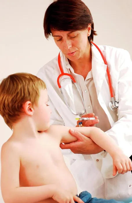 Framed Print : Medical consultation. 4 years old child Framed Print : Medical consultation. 4 years old child