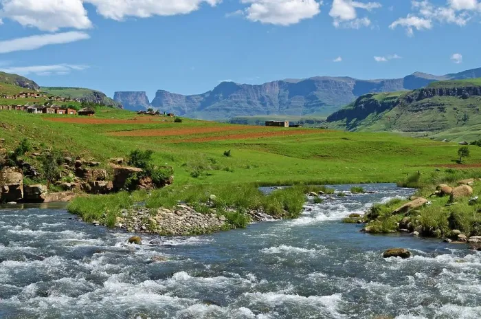 Framed Print : Mhlwazini River near the Cathedral Peak region of the Ukhahlamba Drakensberg Park