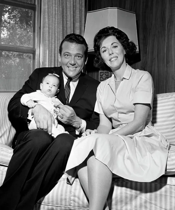 Framed Print : Mid adult happy parents with baby girl Framed Print : Mid adult happy parents with baby girl