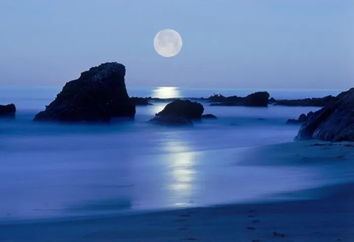 Framed Print : Moon setting over rocky shore along Pacific Coast in Laguna Beach, California Framed Print : Moon setting over rocky shore along Pacific Coast in Laguna Beach, California
