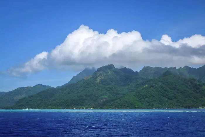 Framed Print : Moorea island and Pacific ocean lagoon landscape. French Polynesia Framed Print : Moorea island and Pacific ocean lagoon landscape. French Polynesia