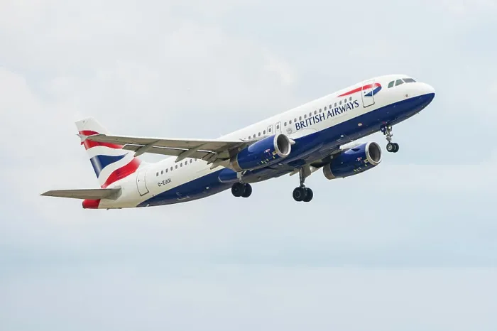 Framed Print : The narrow-body airliner Airbus A320-232 of British Airways