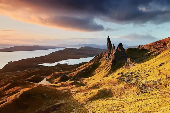 Framed Print : Old Man of Storr at a golden sunrise, Isle of Skye, Inner Hebrides, Scotland, United Kingdom, Europe Framed Print : Old Man of Storr at a golden sunrise, Isle of Skye, Inner Hebrides, Scotland, United Kingdom, Europe