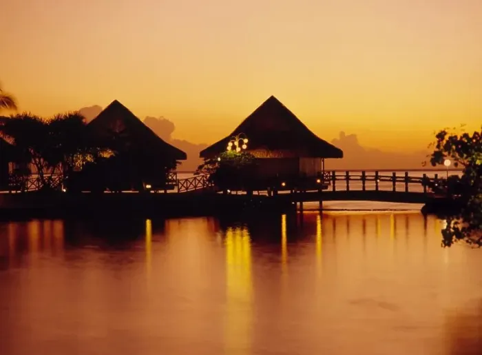 Framed Print : Overwater Bungalows in Tahiti Framed Print : Overwater Bungalows in Tahiti