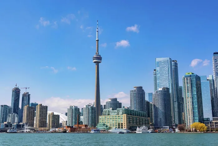 Framed Print : Panoramic view over the skyline of Toronto - TORONTO Framed Print : Panoramic view over the skyline of Toronto - TORONTO