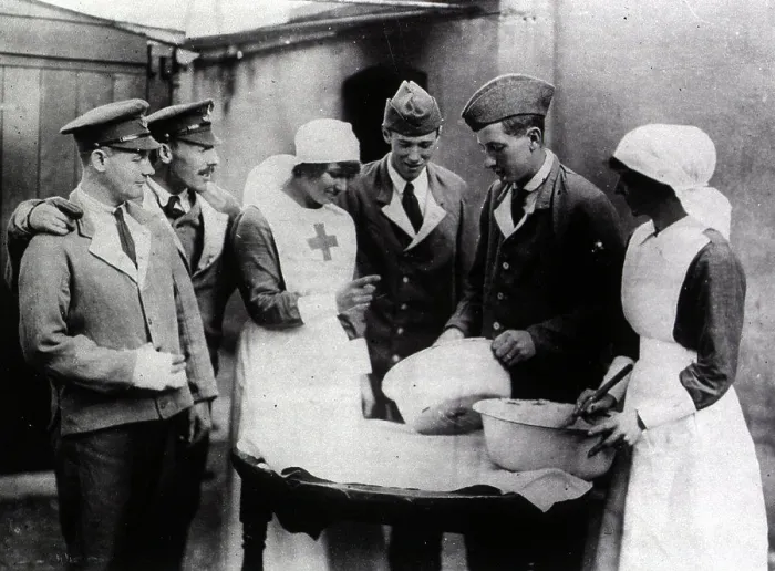 Framed Print : Patients helping nurses in the kitchen ca. 1910s