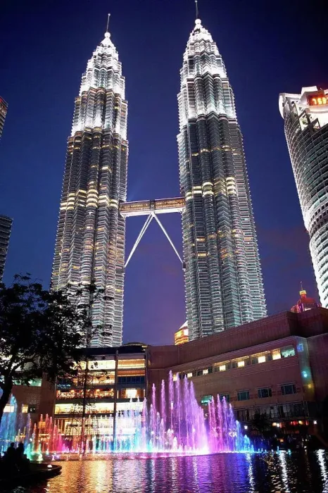 Framed Print : Petronas towers illuminated at night, low angle view, Kuala Lumpur, Malaysia