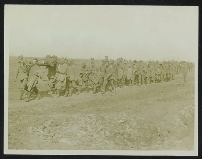 Framed Print : Photo collection First World War. The Western Front. Prisoners coming in. 1914-1918} Framed Print : Photo collection First World War. The Western Front. Prisoners coming in. 1914-1918}
