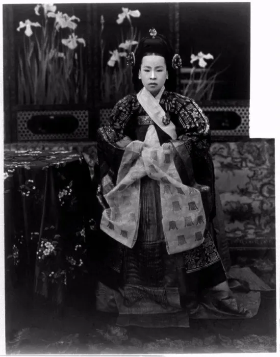 Framed Print : Photograph of Empress Sunjeong of the Korean Empire (1894-1966)