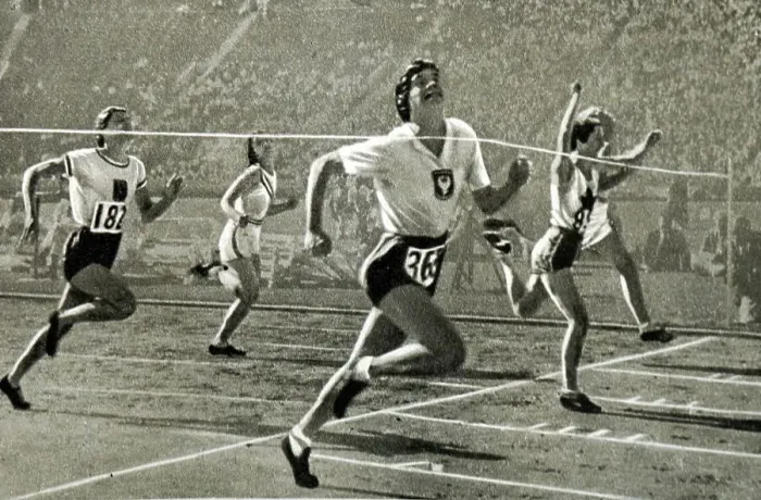 Framed Print : Photograph of the Ladies 100 meter race at the 1932 Olympic games