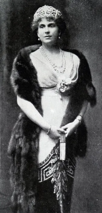 Framed Print : Photograph of Victoria Eugenie of Battenberg (1887-1969) Queen of Spain as the wife of King Alfronso XIII Framed Print : Photograph of Victoria Eugenie of Battenberg (1887-1969) Queen of Spain as the wife of King Alfronso XIII