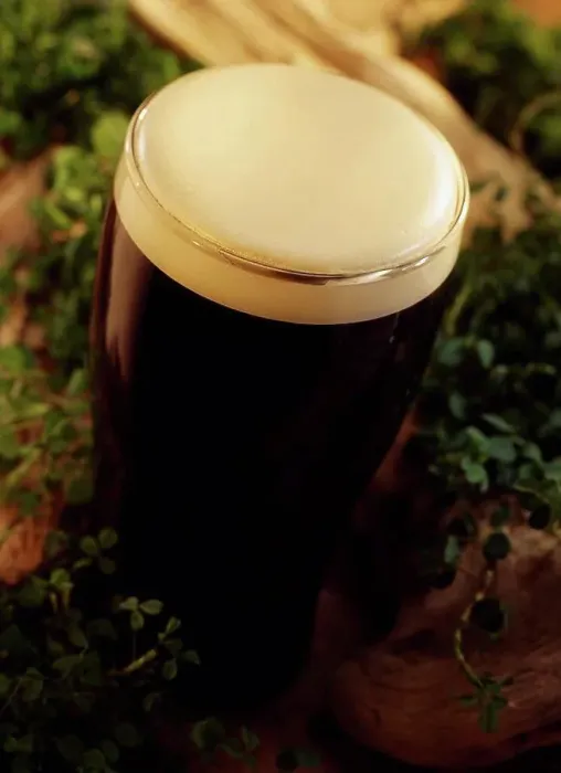 Framed Print : Pint of stout, Beer surrounded by shamrocks Framed Print : Pint of stout, Beer surrounded by shamrocks