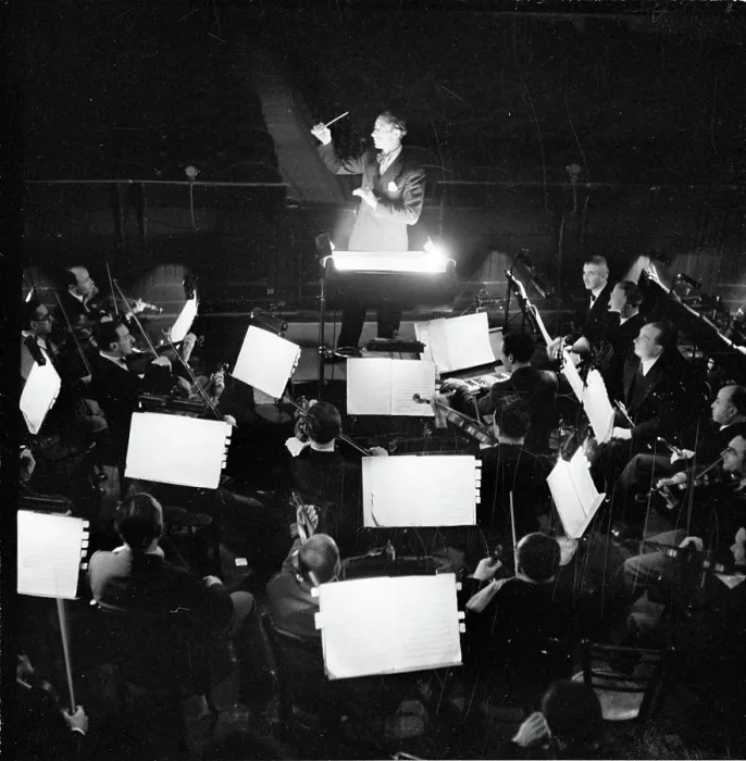 Framed Print : Poll photo collection. Italy. Orchestra in the scala orchestra bin in Milan. January 1, 1936. Italy, Milan Framed Print : Poll photo collection. Italy. Orchestra in the scala orchestra bin in Milan. January 1, 1936. Italy, Milan