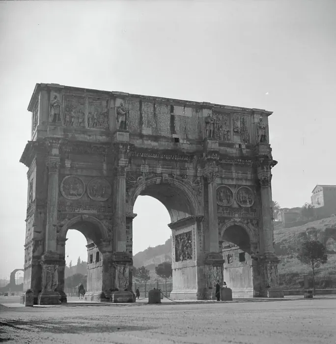 Framed Print : Poll photo collection. Rome: visit to the city. Arch of Constantijn. December 1937. Italy, Rome Framed Print : Poll photo collection. Rome: visit to the city. Arch of Constantijn. December 1937. Italy, Rome