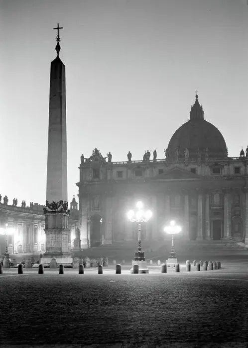 Framed Print : Poll photo collection. Rome: visit to the Vatican City Framed Print : Poll photo collection. Rome: visit to the Vatican City