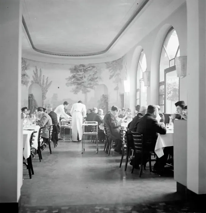 Framed Print : Poll photo collection. Visit to Milan. Interior of restaurant Gianini. 1937. Italy, Milan Framed Print : Poll photo collection. Visit to Milan. Interior of restaurant Gianini. 1937. Italy, Milan