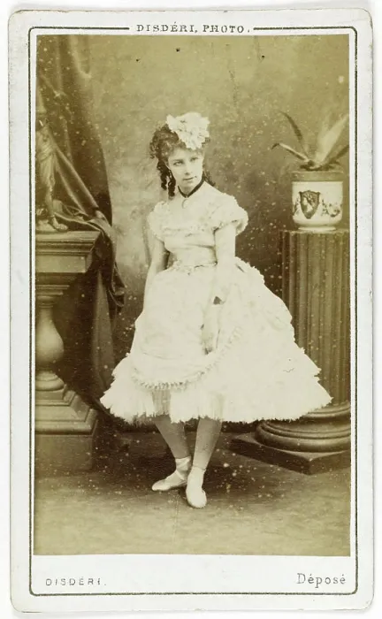 Framed Print : Portrait of Alice Marot (v. 1855-) Framed Print : Portrait of Alice Marot (v. 1855-)
