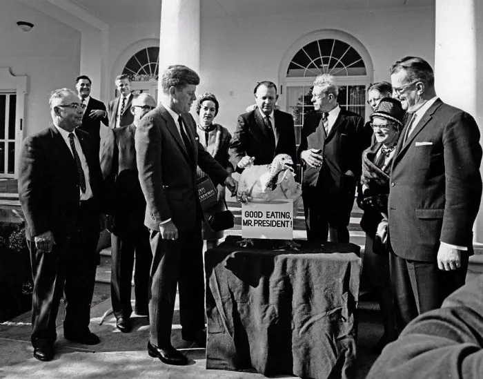 Framed Print : US president John Kennedy, at the pardoning of the turkey (Thanksgiving) ceremonoy, at the White House 1962 Framed Print : US president John Kennedy, at the pardoning of the turkey (Thanksgiving) ceremonoy, at the White House 1962