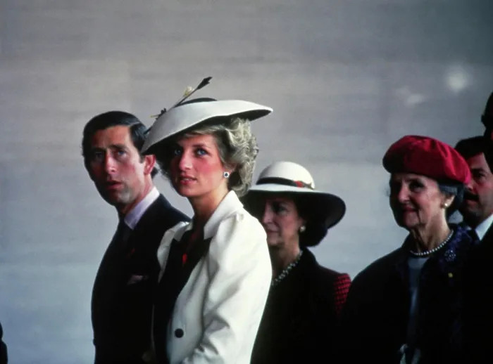 Framed Print : Princess Diana and Prince Charles tour the National Gallery of Art Framed Print : Princess Diana and Prince Charles tour the National Gallery of Art