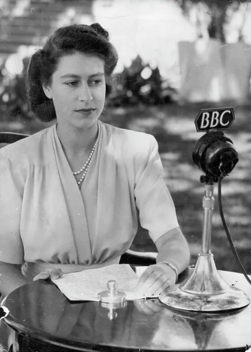 Framed Print : princess Elizabeth's 21st Birthday Speech -- A specially posed portrait of H Framed Print : princess Elizabeth's 21st Birthday Speech -- A specially posed portrait of H