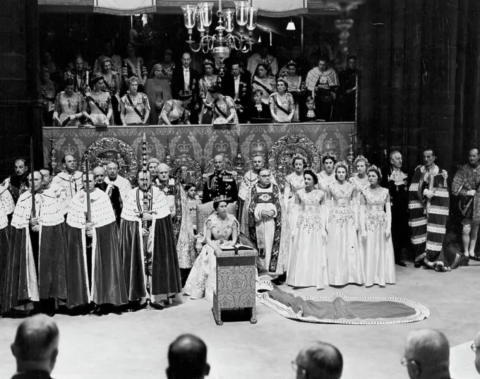 Framed Print : The Queen takes her seat in the Chair of Estate Her Majesty the Queen photographed after making her humble adoration Framed Print : The Queen takes her seat in the Chair of Estate Her Majesty the Queen photographed after making her humble adoration