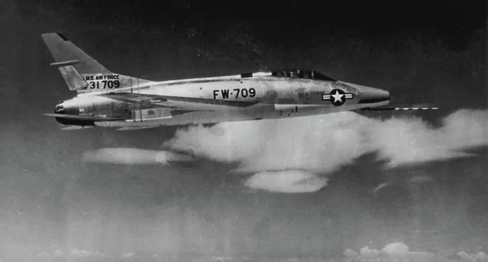 Framed Print : Record Breaker -- Pictured as it started a run over a measure 18-kilometer course over the California desert Aug