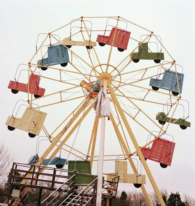 Framed Print : A retro ferris wheel Framed Print : A retro ferris wheel