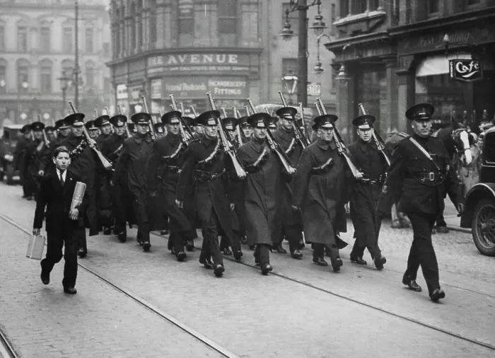 Framed Print : The Riots in Belfast -- ***** armed with rifles and revolvers patrolling a troubled ***** area Framed Print : The Riots in Belfast -- ***** armed with rifles and revolvers patrolling a troubled ***** area