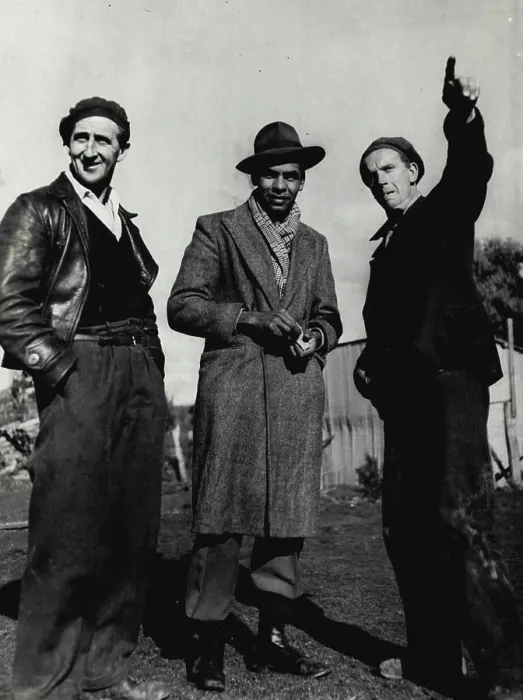 Framed Print : Searchers point out country to backtracker Bow Johnson on his arrival to arrest in search of Mt