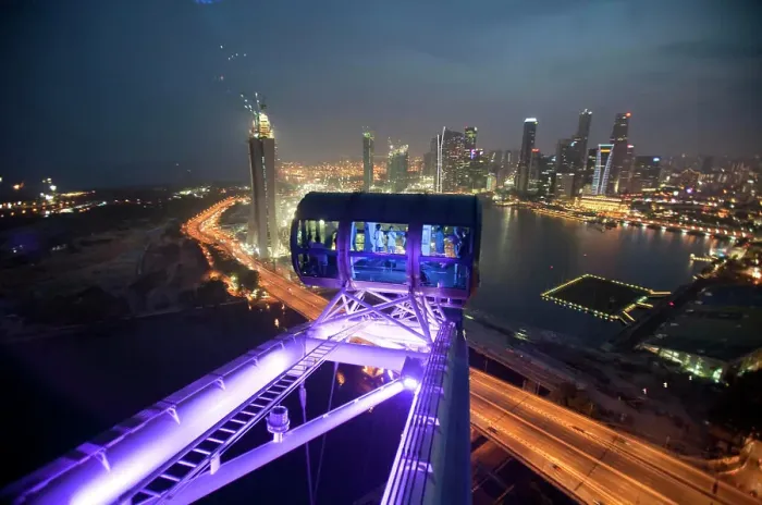 Framed Print : The Singapore Flyer, a 42 story high observation wheel