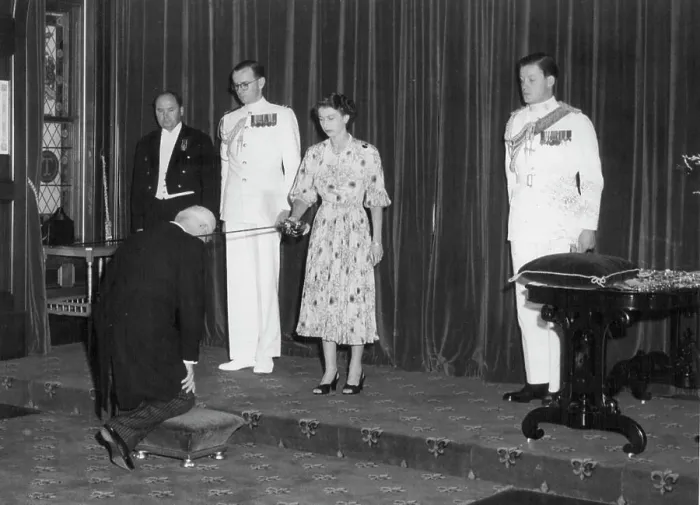 Framed Print : Sir Brian Swift, a ***** receiving his accolade from the Queen at Gove.March 2, 1954 Framed Print : Sir Brian Swift, a ***** receiving his accolade from the Queen at Gove.March 2, 1954