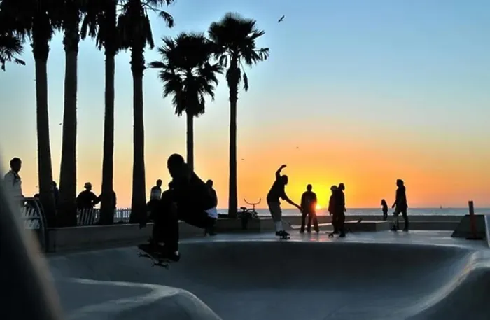 Framed Print : Skateboarders at Venice Beach at sunset, Santa Monica, Los Angeles, Los Angeles, California, USA, America Framed Print : Skateboarders at Venice Beach at sunset, Santa Monica, Los Angeles, Los Angeles, California, USA, America
