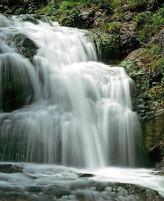 Framed Print : Small waterfall in a mountain stream, movement Framed Print : Small waterfall in a mountain stream, movement