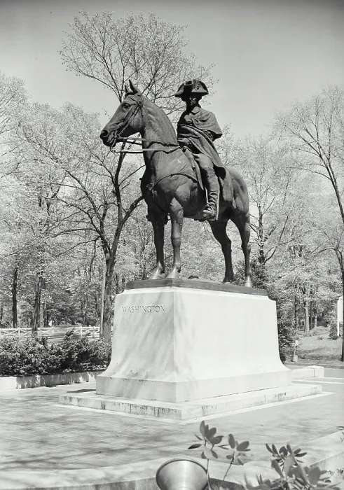 Framed Print : Statue of George Washington in front of the Ford Mansion Framed Print : Statue of George Washington in front of the Ford Mansion