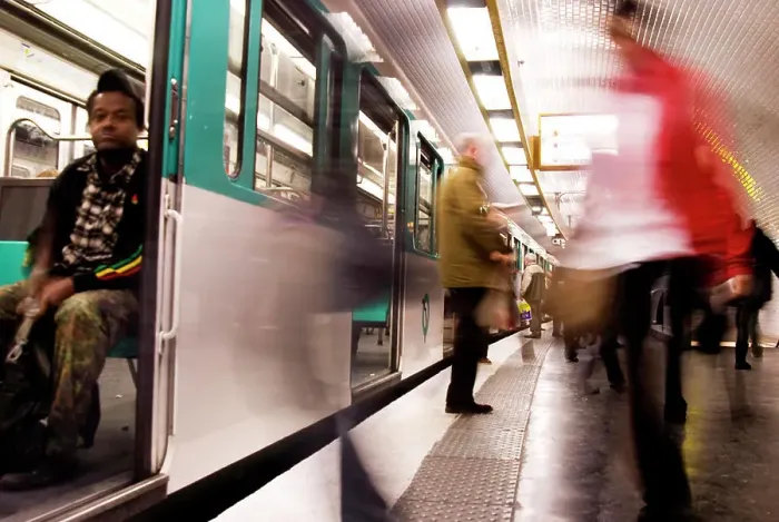 Framed Print : Subway in Paris