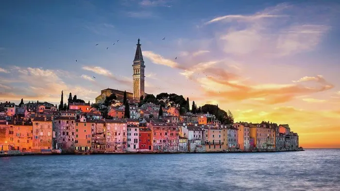 Framed Print : Sunset in the old town of Rovinj, Croatia Framed Print : Sunset in the old town of Rovinj, Croatia