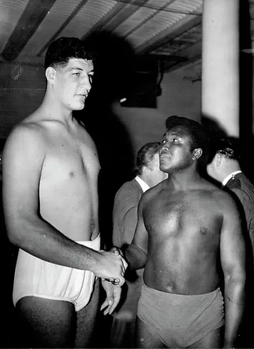 Framed Print : Templar Measures Up Potty Jamaican boxer Simon Templar feels he's long way to go to reach the jaw of his giant South Framed Print : Templar Measures Up Potty Jamaican boxer Simon Templar feels he's long way to go to reach the jaw of his giant South