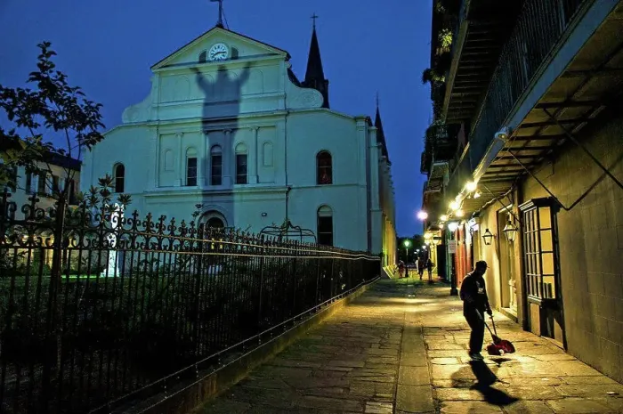 Framed Print : Touchdown Jesus, and a silhoutted street sweper. The French Quarter, New Orleans Framed Print : Touchdown Jesus, and a silhoutted street sweper. The French Quarter, New Orleans
