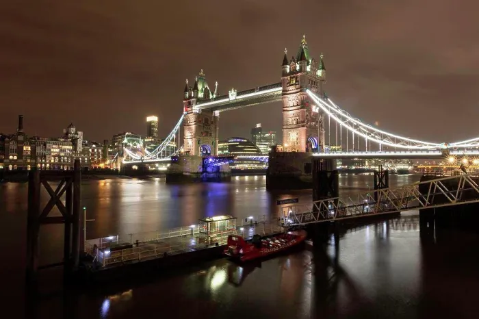Framed Print : Tower Bridge looking southwest on the River Thames, London, England