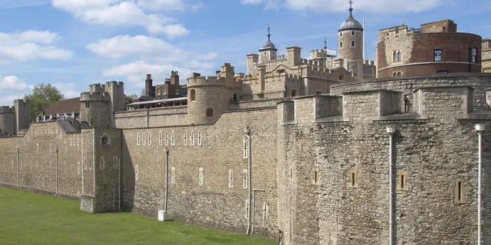 Framed Print : Tower of London The Tower of London, medieval castle and prison Copyright: xZoonar.com / ClaudioxDiviziax 6050804 Framed Print : Tower of London The Tower of London, medieval castle and prison Copyright: xZoonar.com / ClaudioxDiviziax 6050804