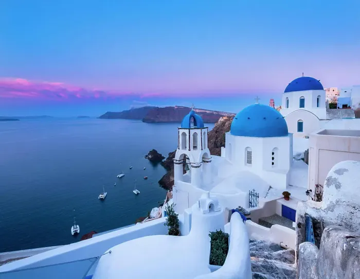 Framed Print : Traditional cliff house by sea, Athens, Attiki, Greece, Europe Framed Print : Traditional cliff house by sea, Athens, Attiki, Greece, Europe