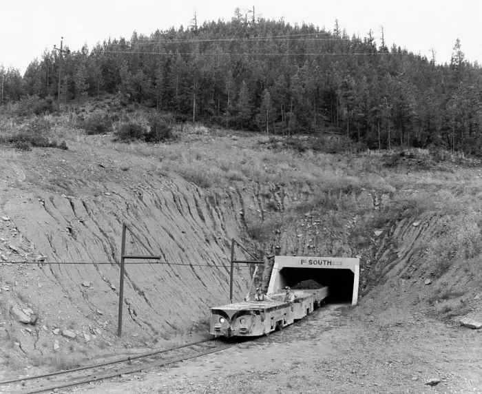 Framed Print : Train coming out from a tunnel of an iron mine, Colorado, USA