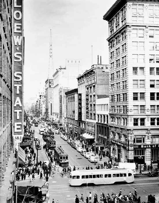 Framed Print : USA, California, Los Angeles, Broadway from 7th Street Framed Print : USA, California, Los Angeles, Broadway from 7th Street