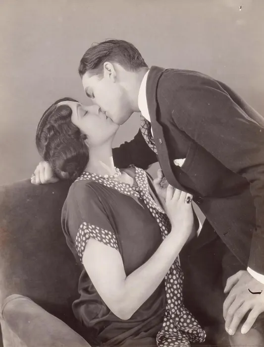 Framed Print : USA, Claud Buchanan and Mona Palma learning right and wrong method of kissing for movies Framed Print : USA, Claud Buchanan and Mona Palma learning right and wrong method of kissing for movies