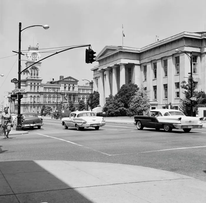 Framed Print : USA, Kentucky, Louisville, Jefferson County Courthouse with City Hall in background